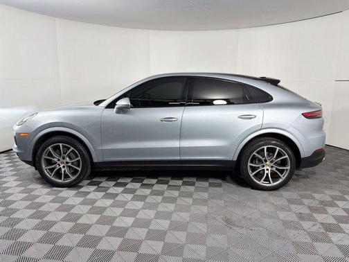Dolomite Silver Metallic 2023 Porsche Cayenne S