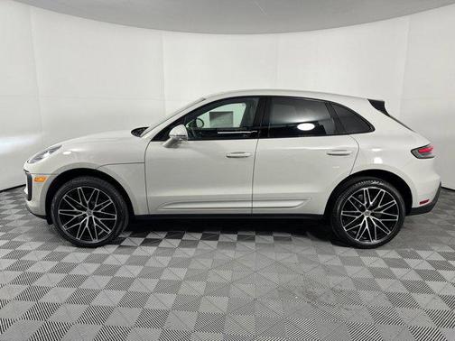 2025 Porsche Macan AWD