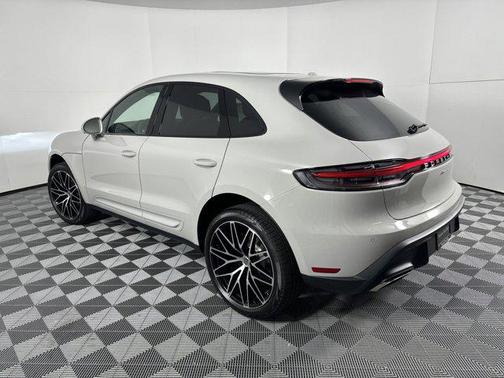2025 Porsche Macan AWD