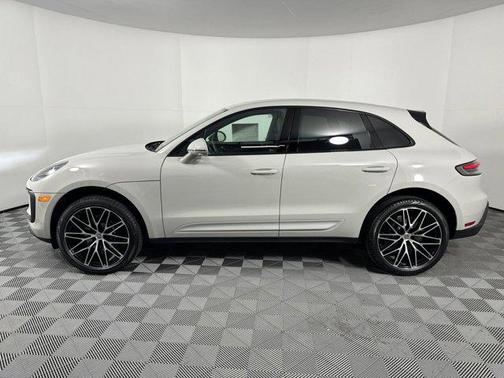 2025 Porsche Macan AWD