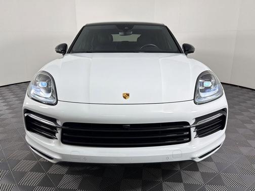 Carrara White Metallic 2021 Porsche Cayenne Cayenne