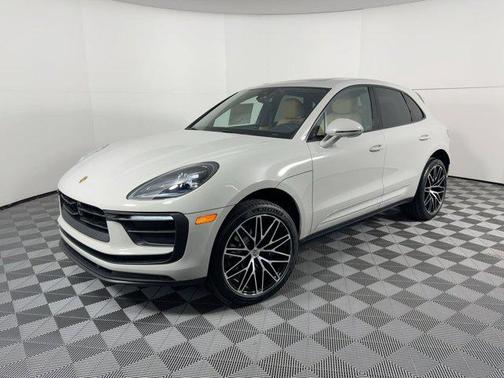 2026 Porsche Macan AWD