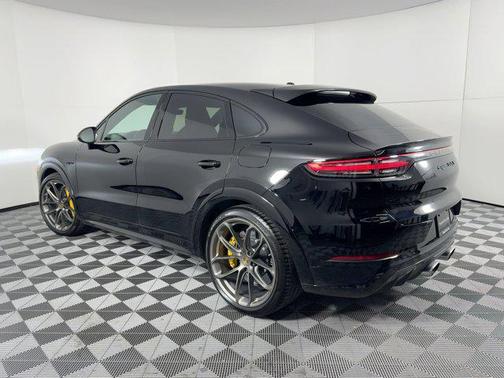 2023 Porsche Cayenne Cayenne Turbo S E-Hybrid