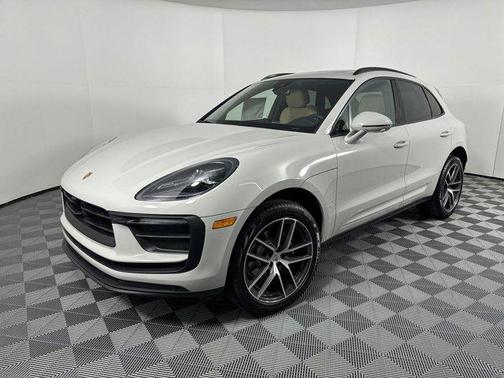 2025 Porsche Macan AWD