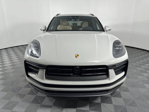 2025 Porsche Macan AWD