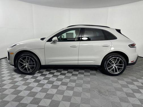 2025 Porsche Macan AWD