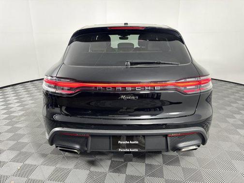 2025 Porsche Macan Base