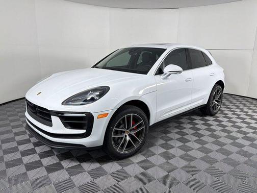 Carrara White Metallic 2026 Porsche Macan Macan