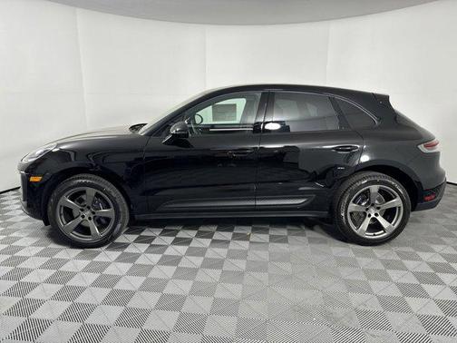 2025 Porsche Macan AWD
