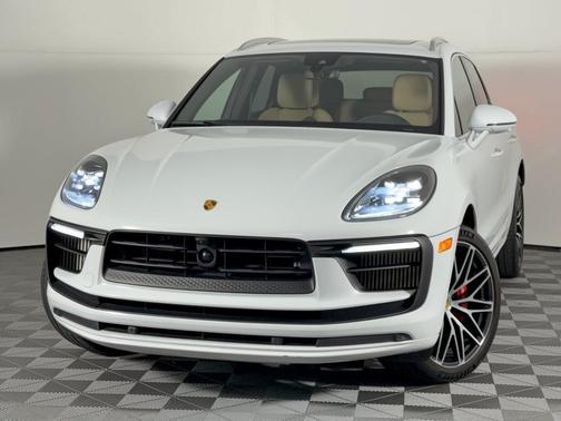 Carrara White Metallic 2023 Porsche Macan Macan