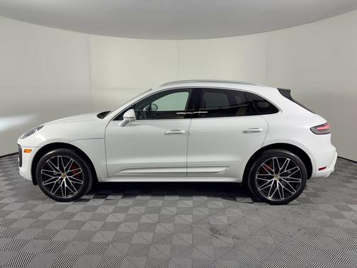 Carrara White Metallic 2023 Porsche Macan Macan