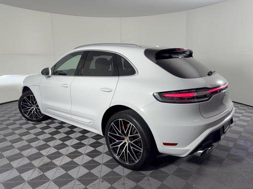 Carrara White Metallic 2023 Porsche Macan Macan