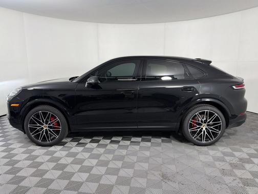 Chromite Black Metallic 2026 Porsche Cayenne S