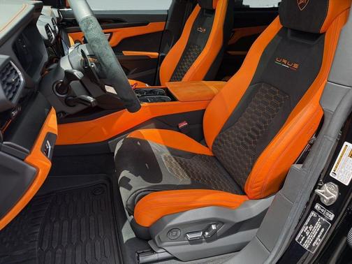 Nero Noctis Metallic 2022 Lamborghini Urus AWD