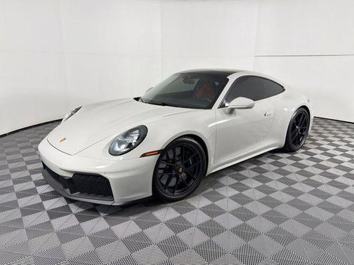 2026 Porsche 911 Carrera 4 GTS