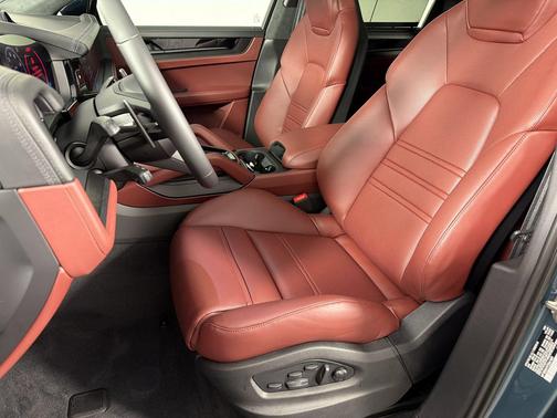 Paint to Sample 2026 Porsche Cayenne GTS