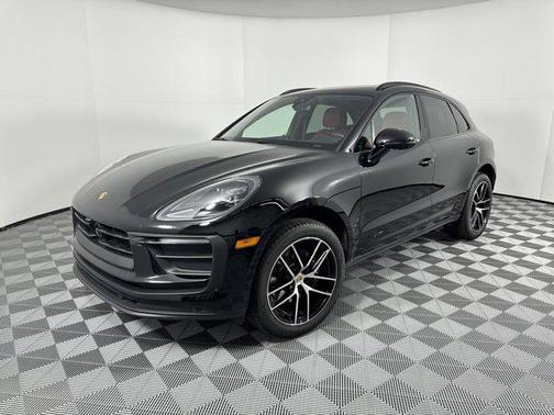 2025 Porsche Macan Base