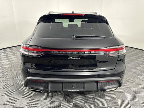 2025 Porsche Macan Base