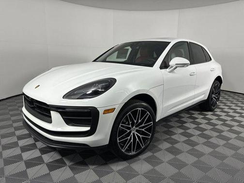 2025 Porsche Macan AWD