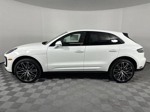 2025 Porsche Macan AWD