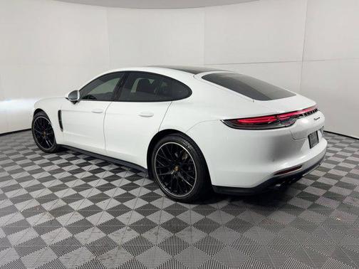 2023 Porsche Panamera Platinum Edition