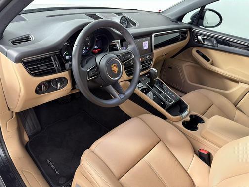 Volcano Grey Metallic 2026 Porsche Macan Macan
