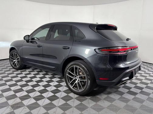 Volcano Grey Metallic 2026 Porsche Macan Macan