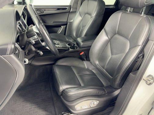 2017 Porsche Macan Turbo