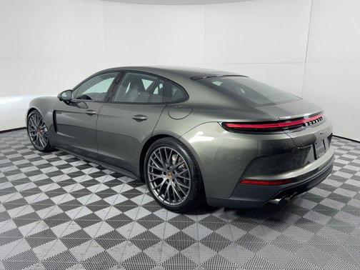 2026 Porsche Panamera 4 E-Hybrid