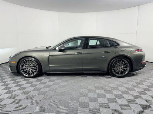 2026 Porsche Panamera 4 E-Hybrid
