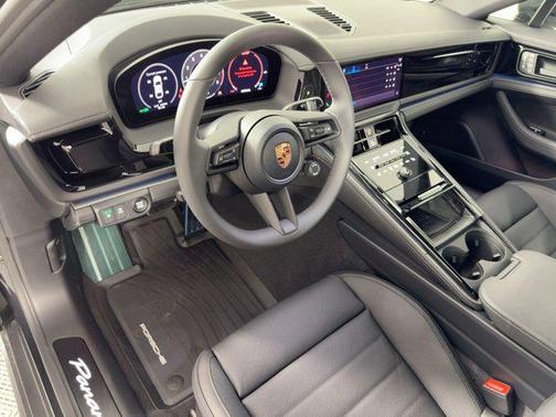 2026 Porsche Panamera RWD