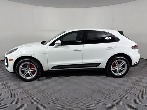 White 2022 Porsche Macan Macan