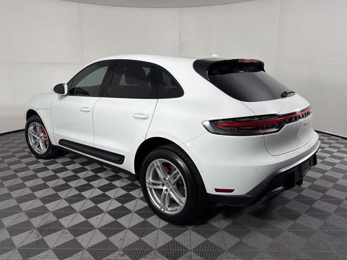 White 2022 Porsche Macan Macan