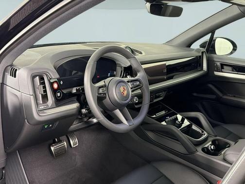 Chromite Black Metallic 2026 Porsche Cayenne S