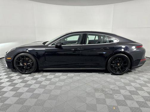 2025 Porsche Panamera RWD