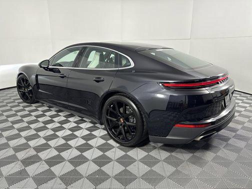 2025 Porsche Panamera RWD