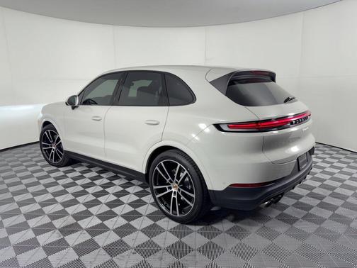 Chalk 2026 Porsche Cayenne Cayenne