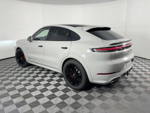 2026 Porsche Cayenne GTS