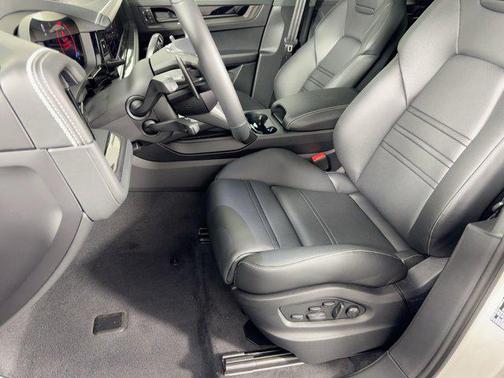 2026 Porsche Cayenne GTS