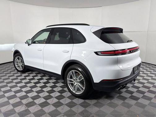Carrara White Metallic 2024 Porsche Cayenne Cayenne
