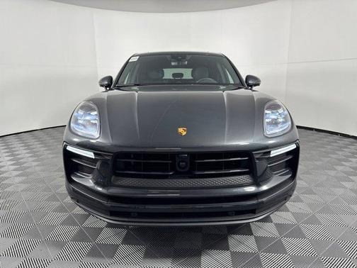 2025 Porsche Macan AWD