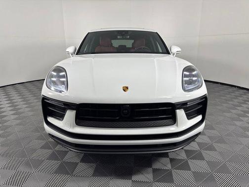 2026 Porsche Macan AWD