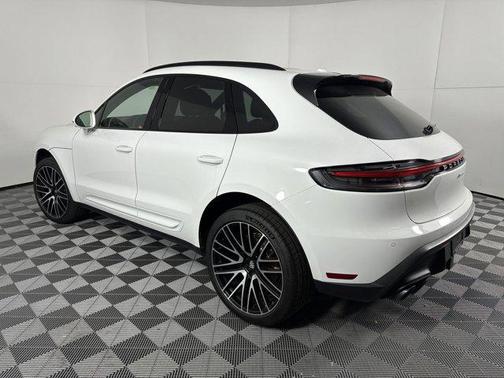 2025 Porsche Macan AWD