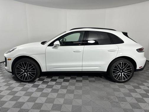2025 Porsche Macan Base