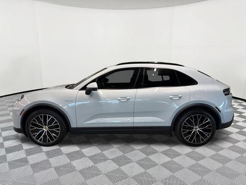 Ice Grey Metallic 2026 Porsche Macan Macan Electric 4