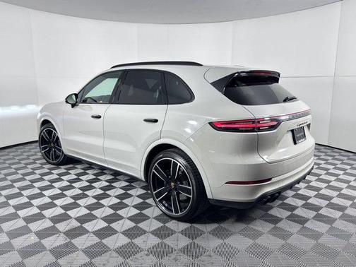 2022 Porsche Cayenne Turbo