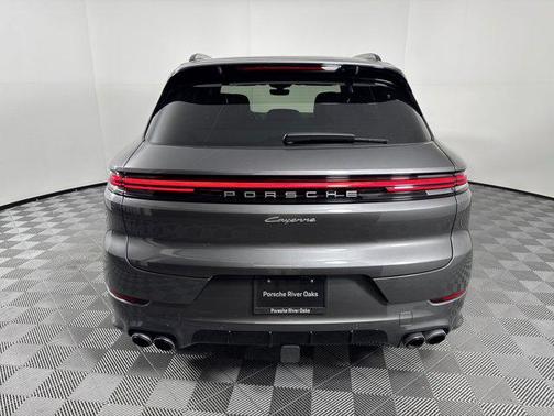 2025 Porsche Cayenne AWD