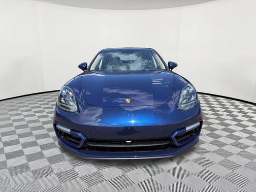 Gentian Blue Metallic 2023 Porsche Panamera GTS