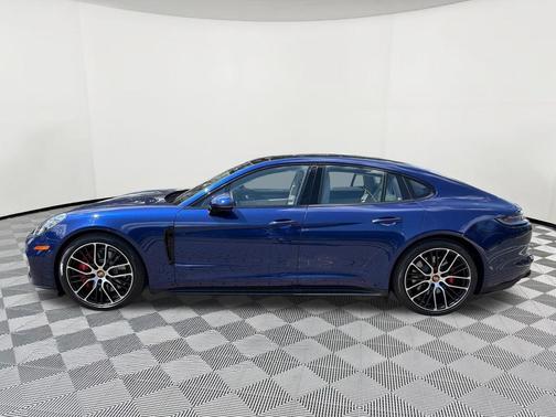 Gentian Blue Metallic 2023 Porsche Panamera GTS