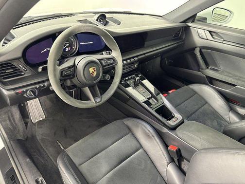 2023 Porsche 911 Carrera 4 GTS
